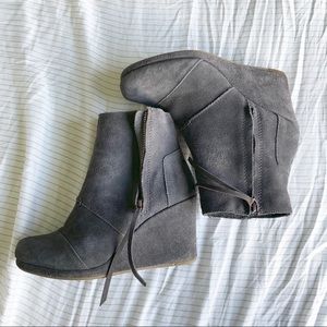 TOMS Suede Desrhi Gray Wedge Bootie Size 8
